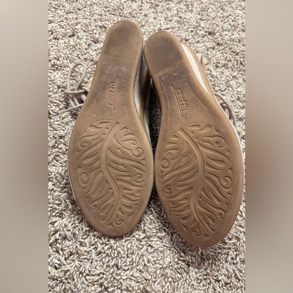 Earth Daylily Taupe Perforated Lace Up Leather Sandals - Picture 3 of 8